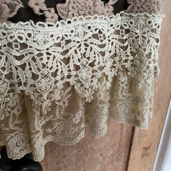A’reve Lace Overlay Sleeveless Mini Dress M Cream - Picture 5 of 5